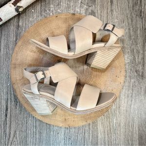 *NWOB Eileen Fisher | Nude Strappy Stacked Heeled Sandals Size 5.5